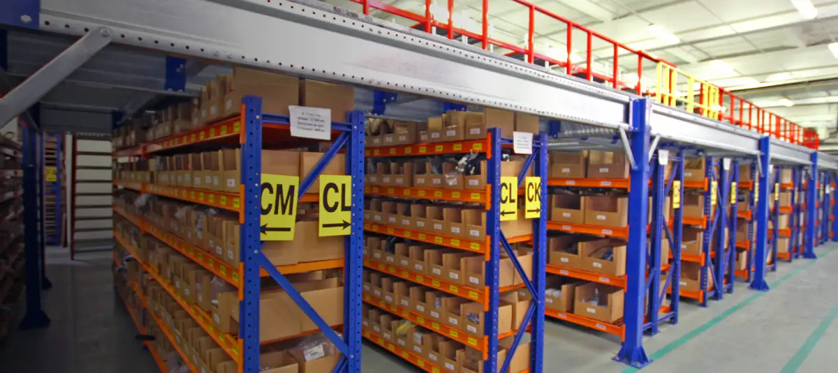 Паллетные<br>фронтальные стеллажи